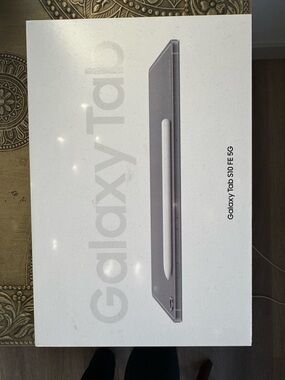 Samsung Galaxy Tab S10 FE 5G Tablet - Silver Gray with White S Pen